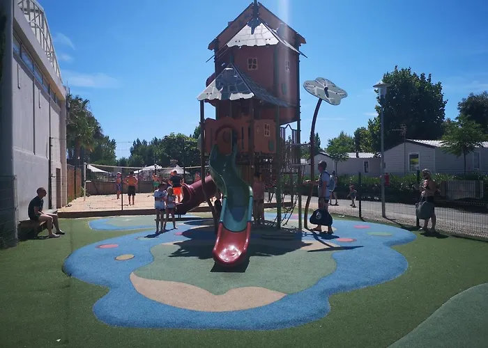 Üdülőpark La Carabasse Vias-plage-t4 Climatise,tout Confort, Emplacement Calme ! Vias