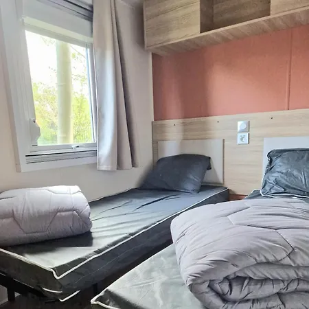 Prázdninový areál La Carabasse Vias-plage-t4 Climatise,tout Confort, Emplacement Calme ! *