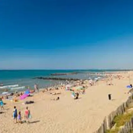 Prázdninový areál La Carabasse Vias-plage-t4 Climatise,tout Confort, Emplacement Calme !